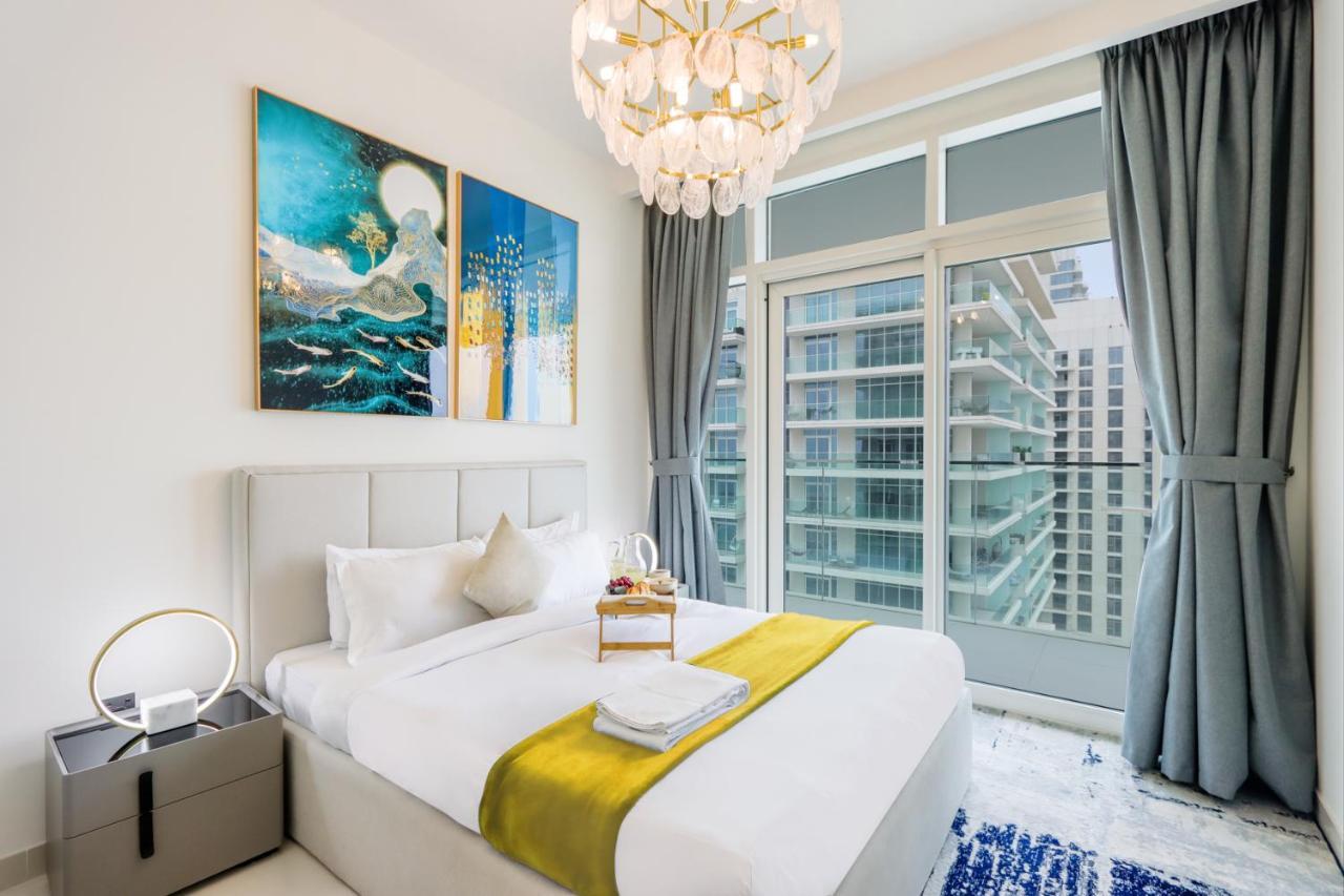 Livbnb - Lush 3 Bedroom With Marina And City Skyline Views Apartment