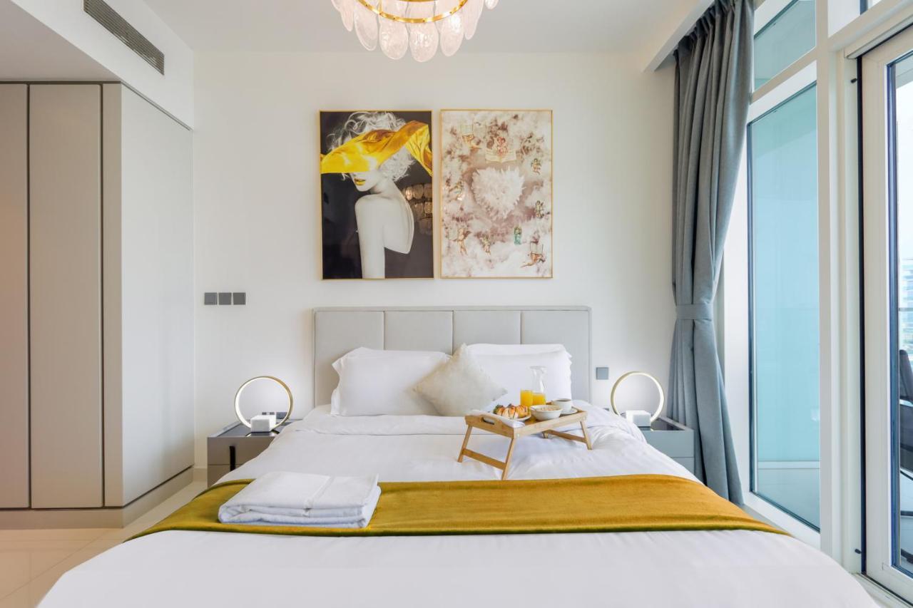 Apartment Livbnb - Lush 3 Bedroom With Marina And City Skyline Views Dubai