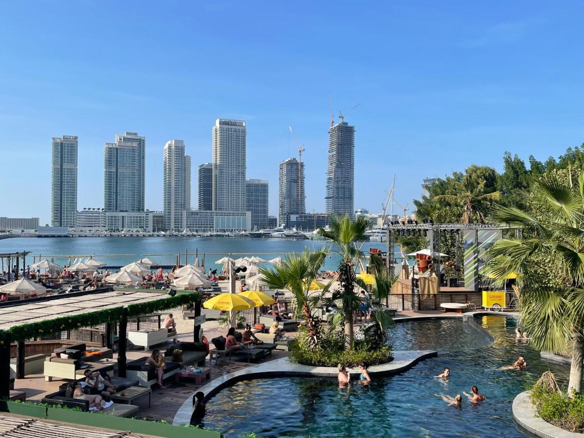 Sea View 1br - Marina Pinnacle Apartment *