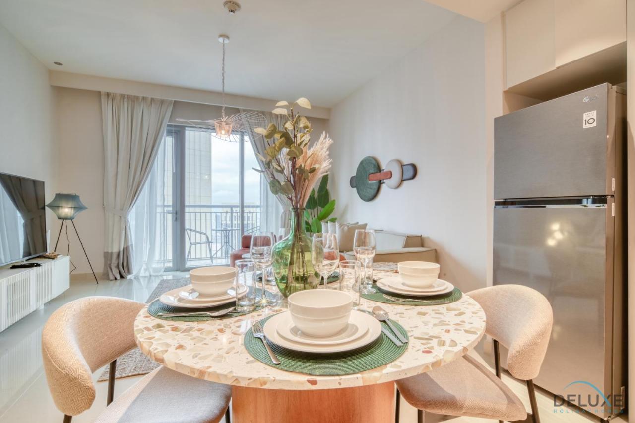 Classic 1br At Harbour Views Tower 1 By Deluxe Homes Apartment *