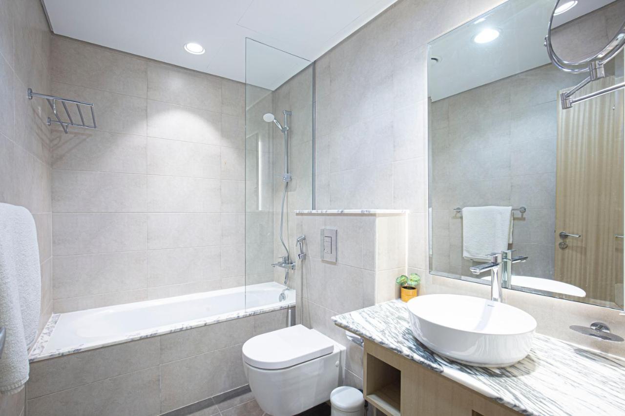 Apartment Downtown's Highest Pool & Full 5-star Luxury With Gym, And Restaurants Dubai