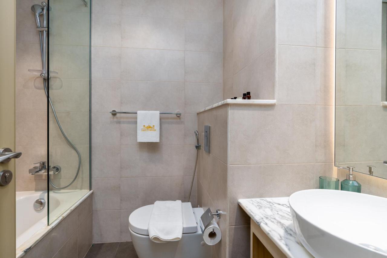 Apartment Luxbnb Paramount Midtown Seaview Dubai
