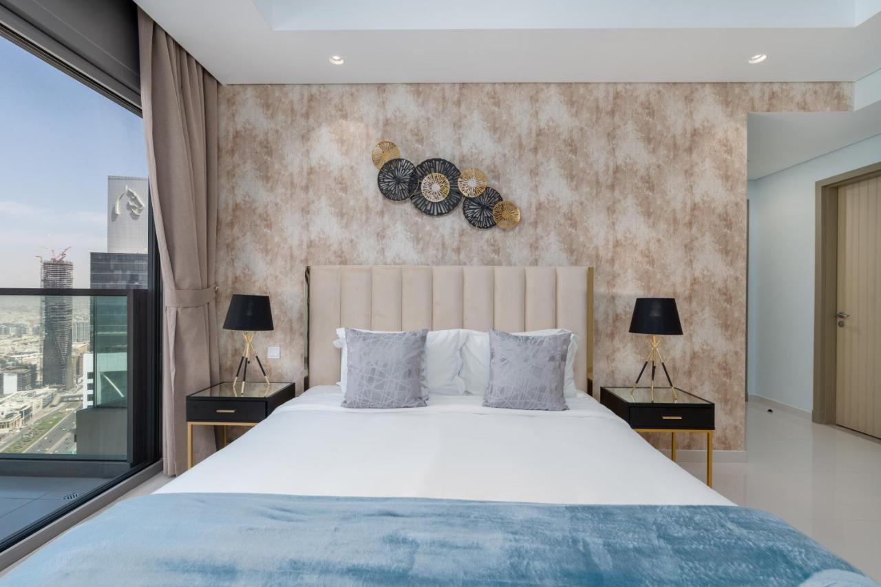 Luxbnb Paramount Midtown Seaview * Dubai