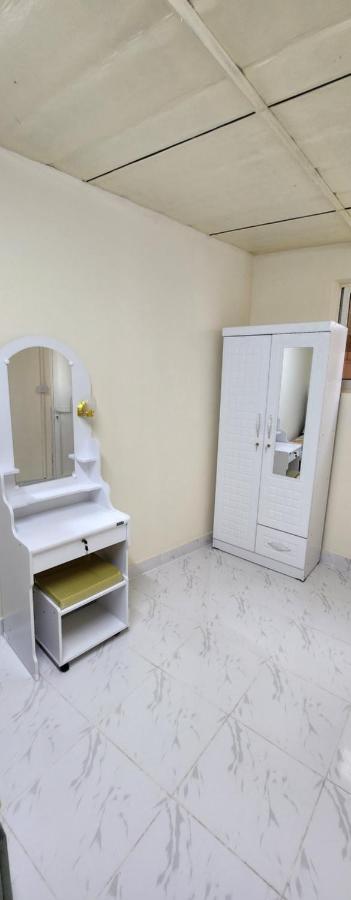Abdullah Kamber Building Homestay Dubai