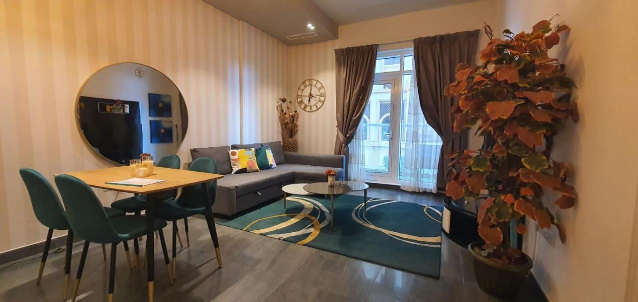 Luxury A Short Drive Away From Downtown