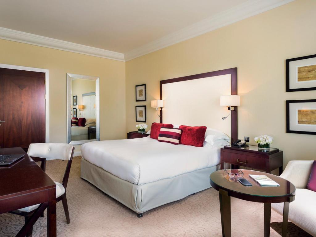 Moevenpick Grand Al Bustan Hotel 5*