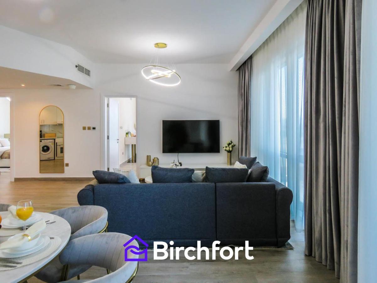 Birchfort - Newly Renovated Huge 2 Bedroom Apartment Dubai