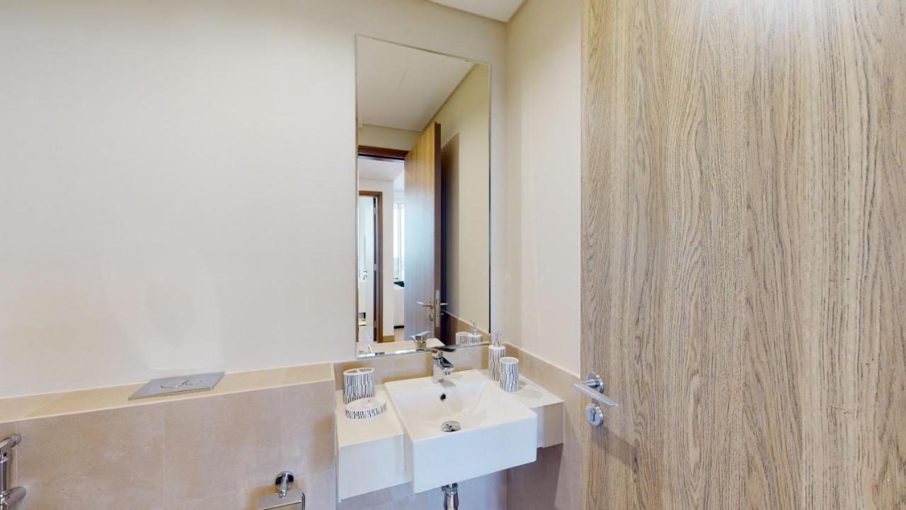 Apartment Primestay - Brand New 1br With Modern Amenities, Near To Metro Dubai