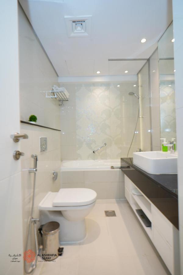 Modern Spacious 2br Canal View -business Bay Apartment *