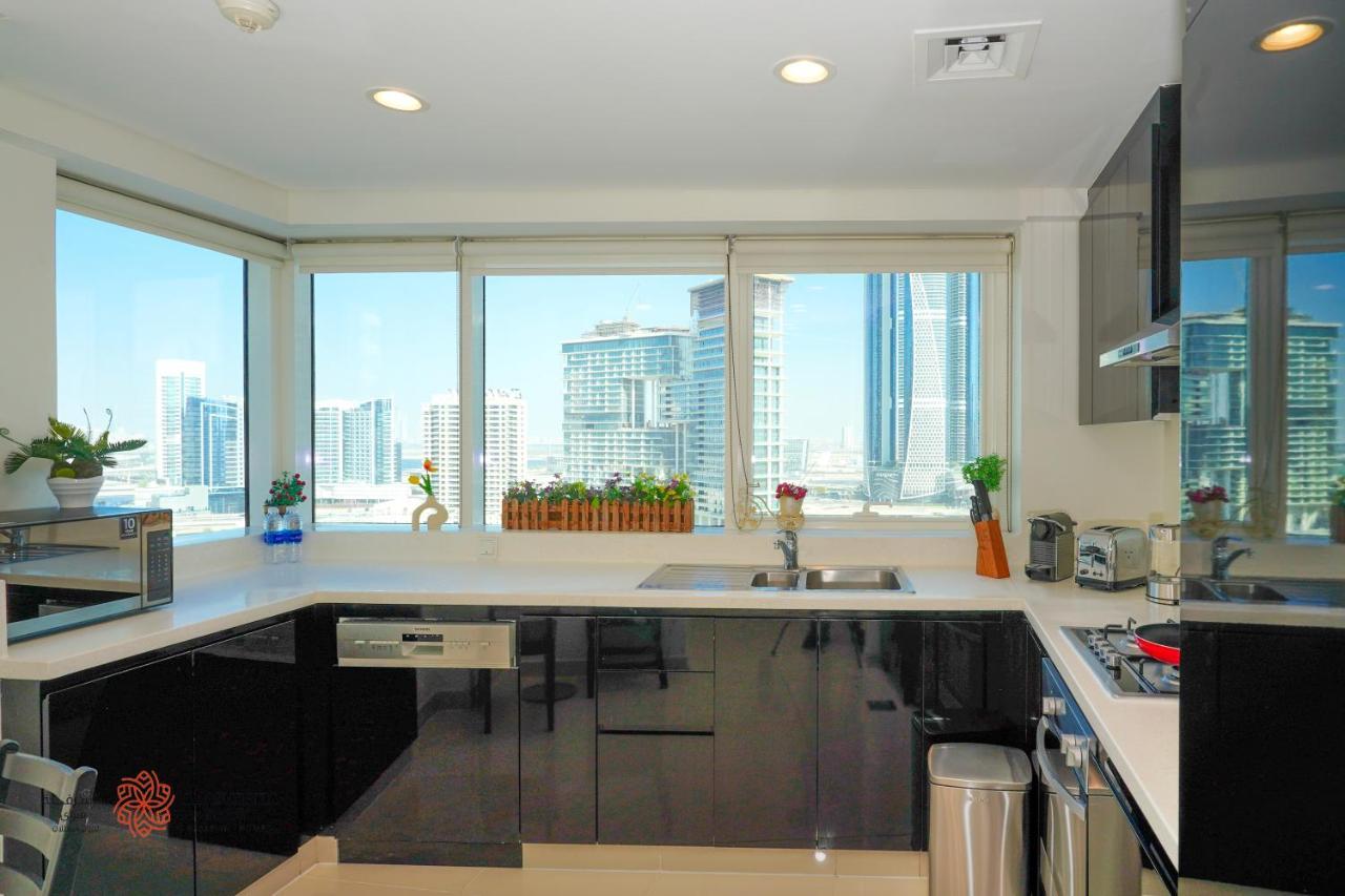 Modern Spacious 2br Canal View -business Bay Apartment *