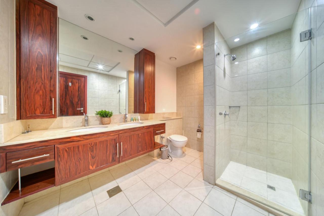 Burj 7, Downtown - Mint Apartment *