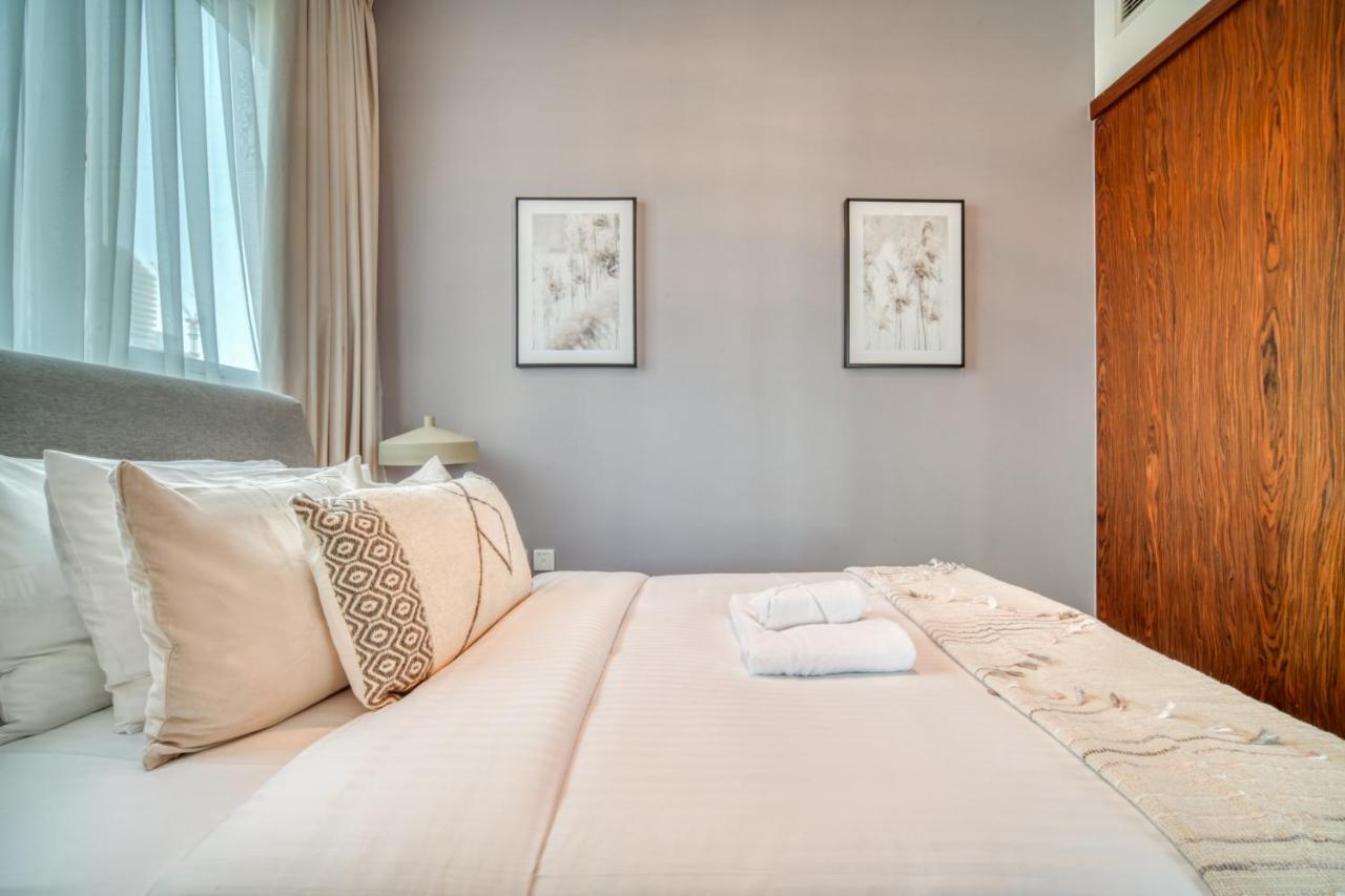 Burj 7, Downtown - Mint Apartment *