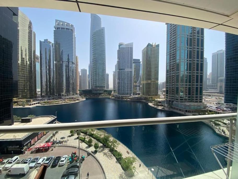 Waking Up With The Sea View! * Dubai