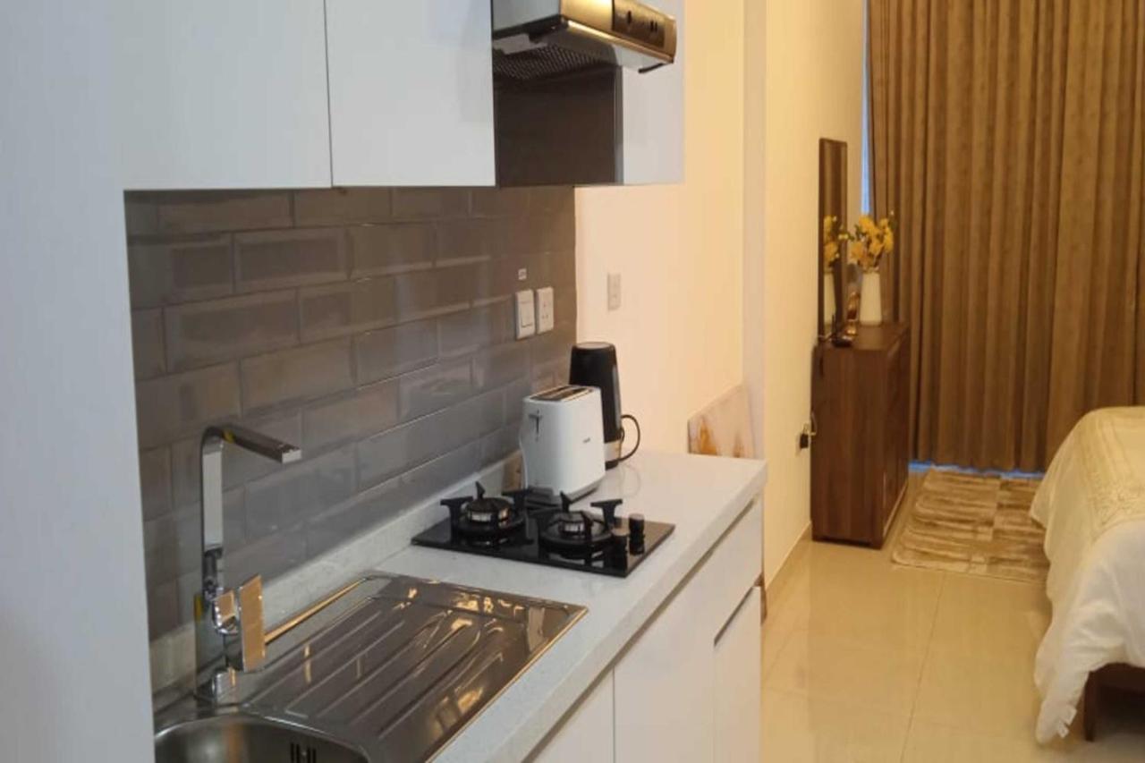 Oyo 990 Waves Tower * Dubai