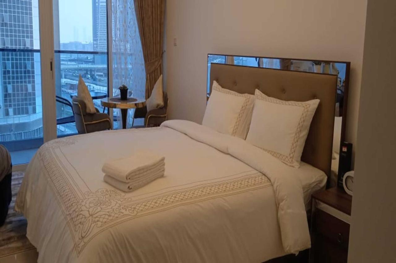 Apartment Oyo 990 Waves Tower *