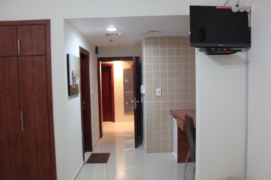 Africana Hotel *