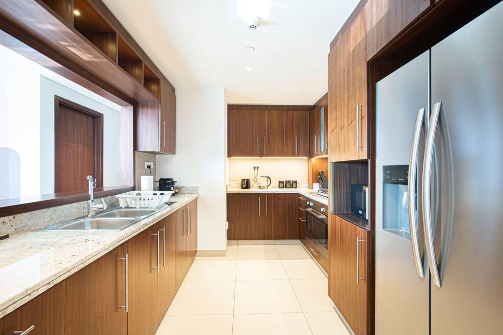 Magnificent Brand New Lux 3br With Burj/ Fnt View