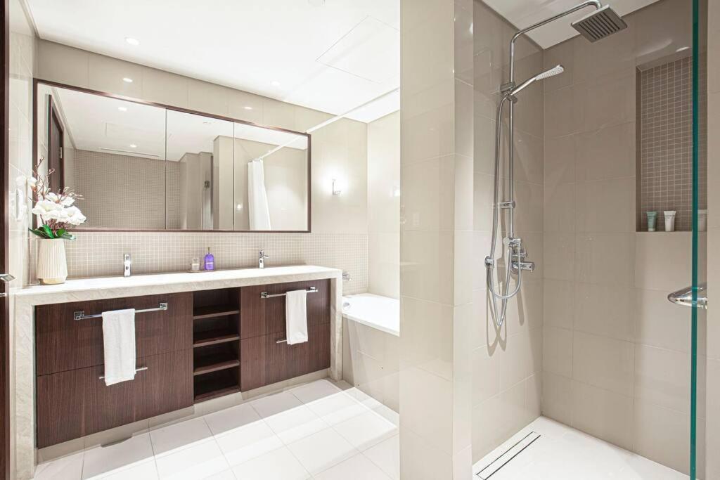 Magnificent Brand New Lux 3br With Burj/ Fnt View Dubai