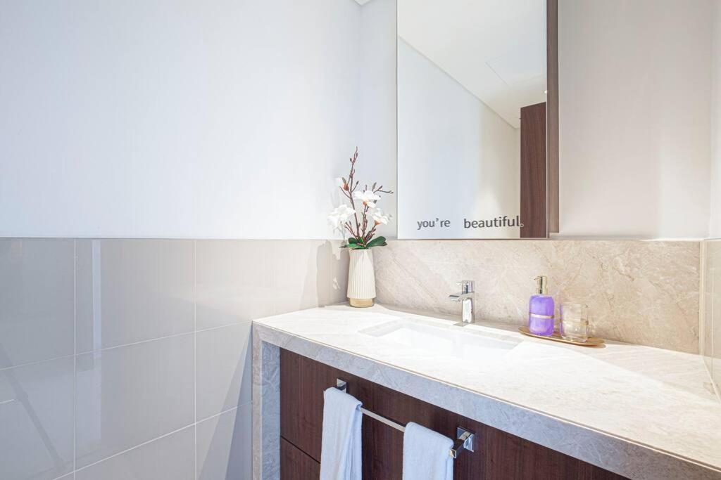 Magnificent Brand New Lux 3br With Burj/ Fnt View *
