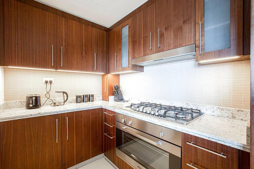Magnificent Brand New Lux 3br With Burj/ Fnt View * Dubai
