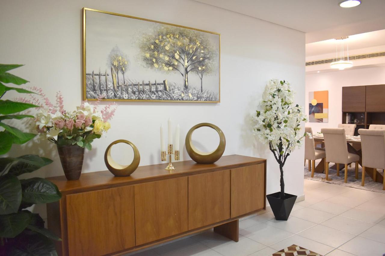 4 Bhk Apartment *