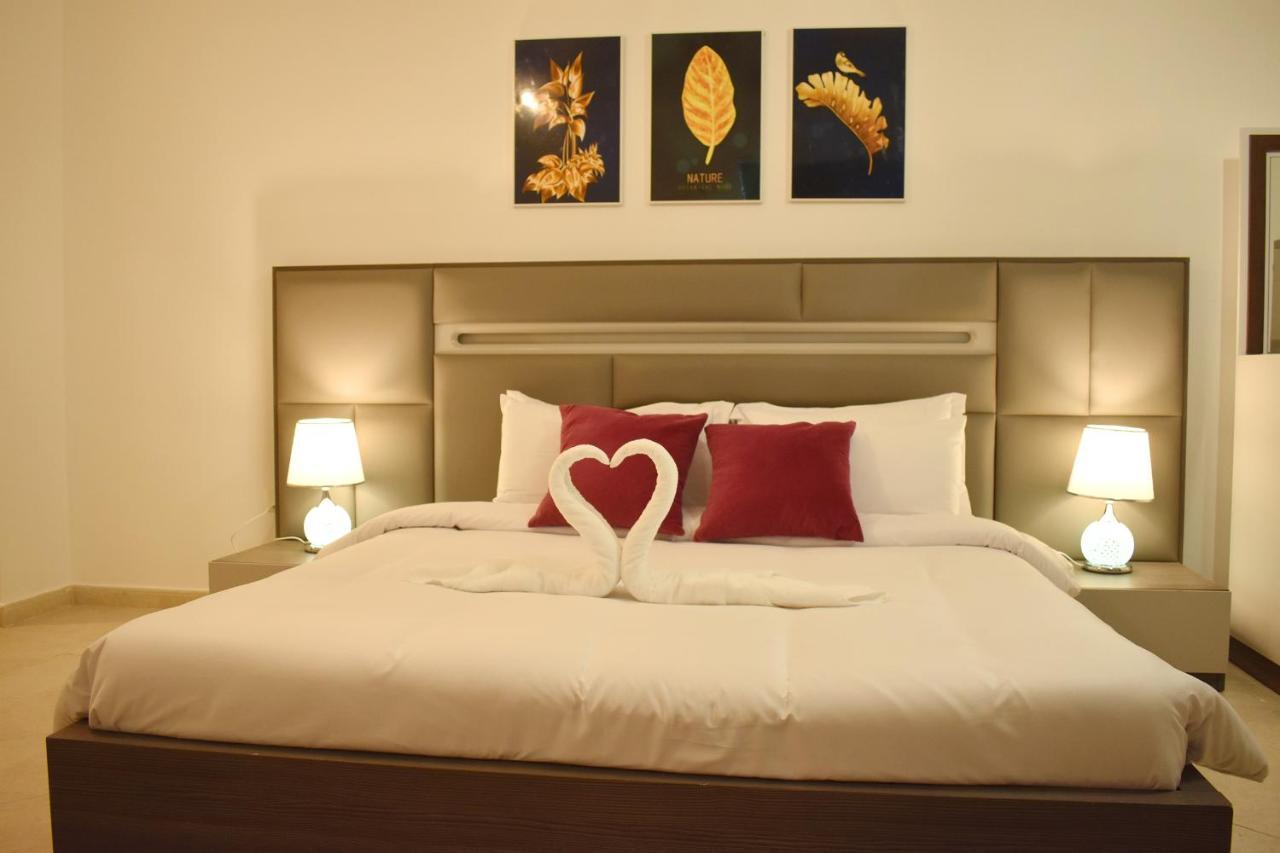 4 Bhk * Dubai