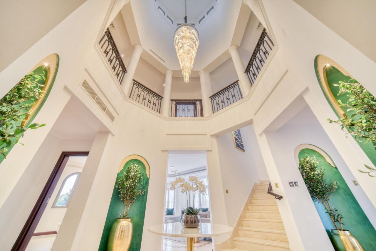 Frond E Villa, Palm Jumeirah - Mint * Dubai