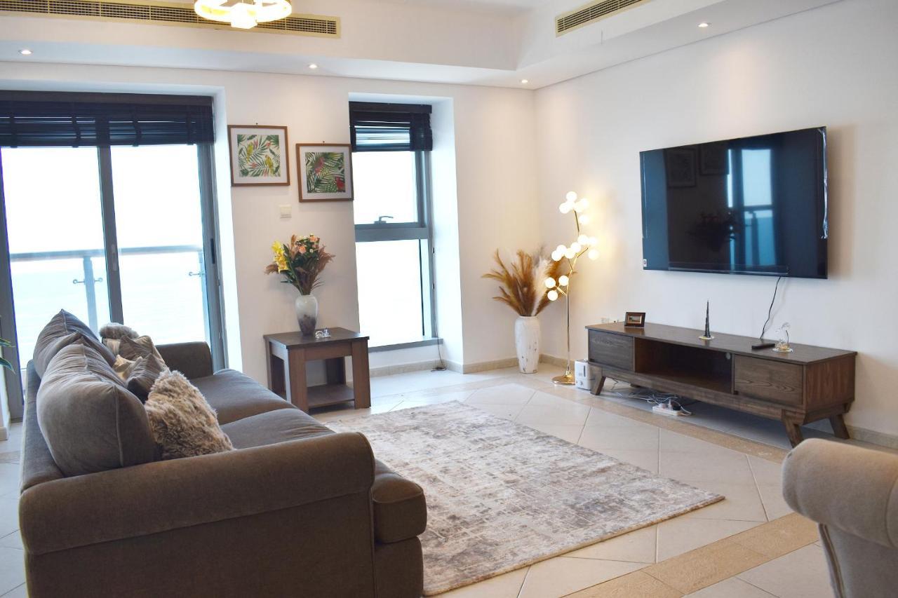 Apartment 4 Bhk *