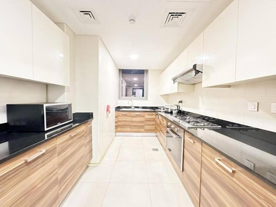 Walk To The Beach - Sparkle Towers With Marina Views * Dubai