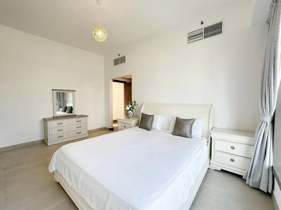 Apartment Walk To The Beach - Sparkle Towers With Marina Views *