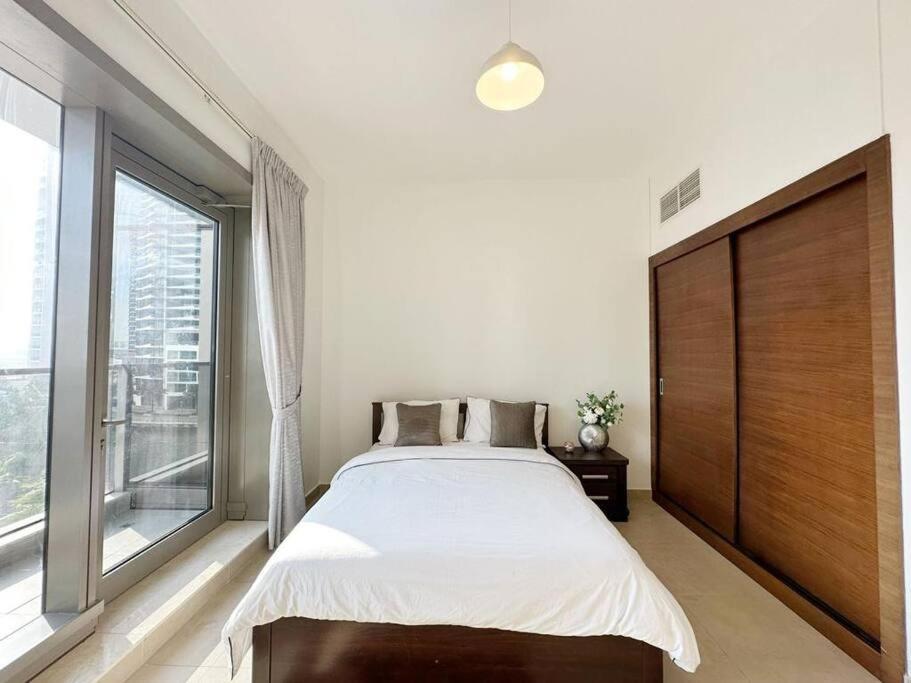 Walk To The Beach - Sparkle Towers With Marina Views