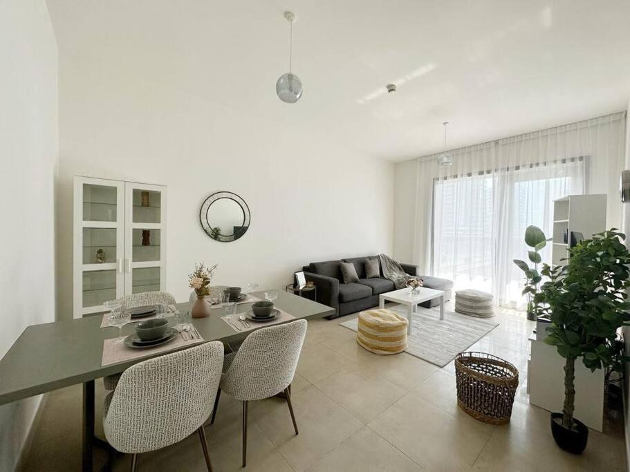 Apartment Walk To The Beach - Sparkle Towers With Marina Views *