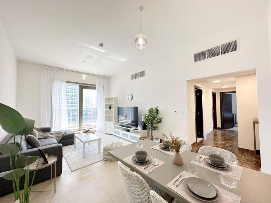 Apartment Walk To The Beach - Sparkle Towers With Marina Views *