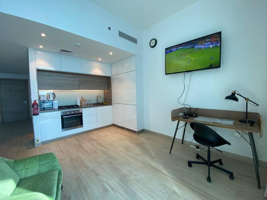 Beautiful Studio In Marina Apartment