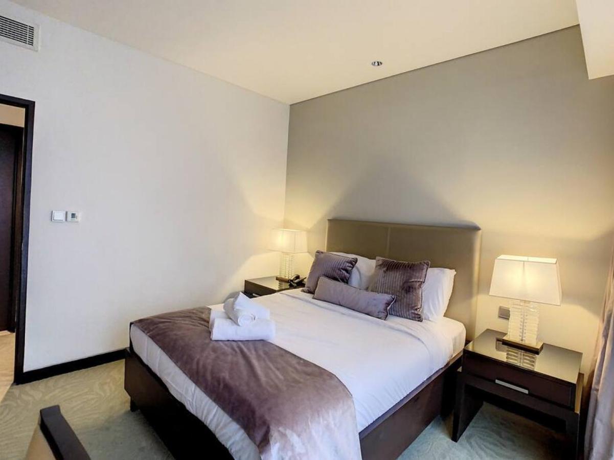 Apartment Key View - Emaar Residences, Marina Mall *