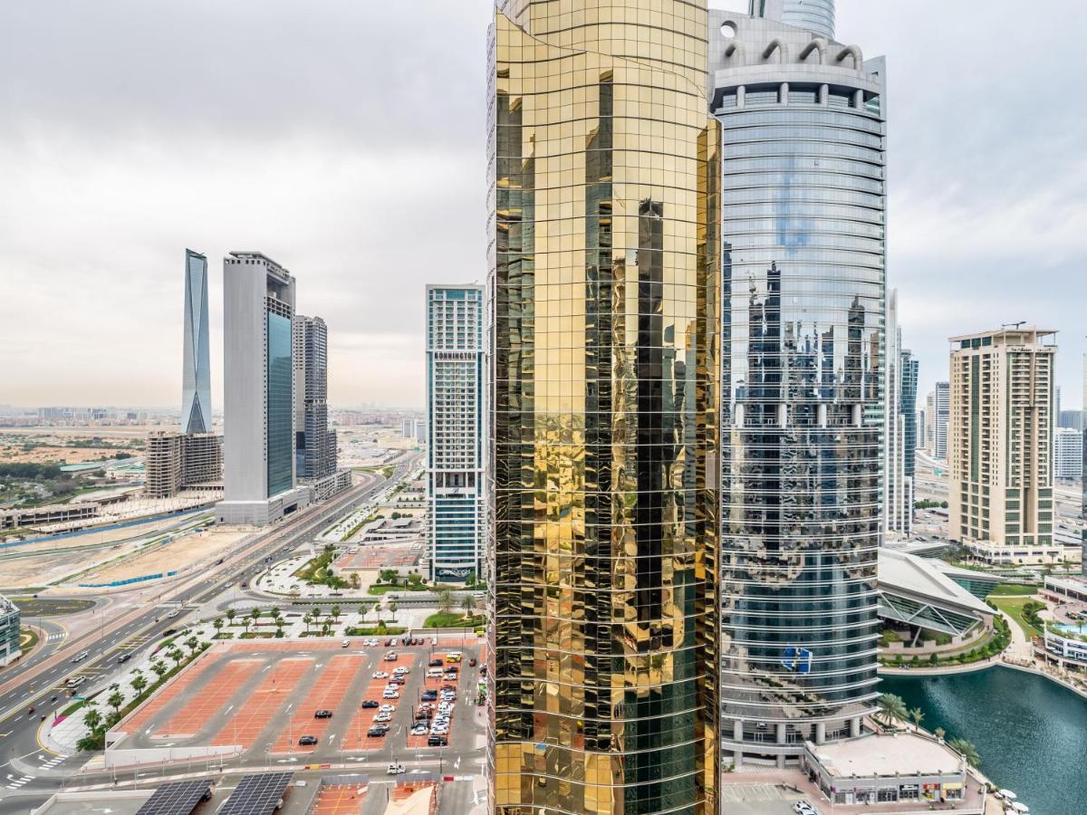 Lakeside Serenity Retreat With Soothing Views * Dubai