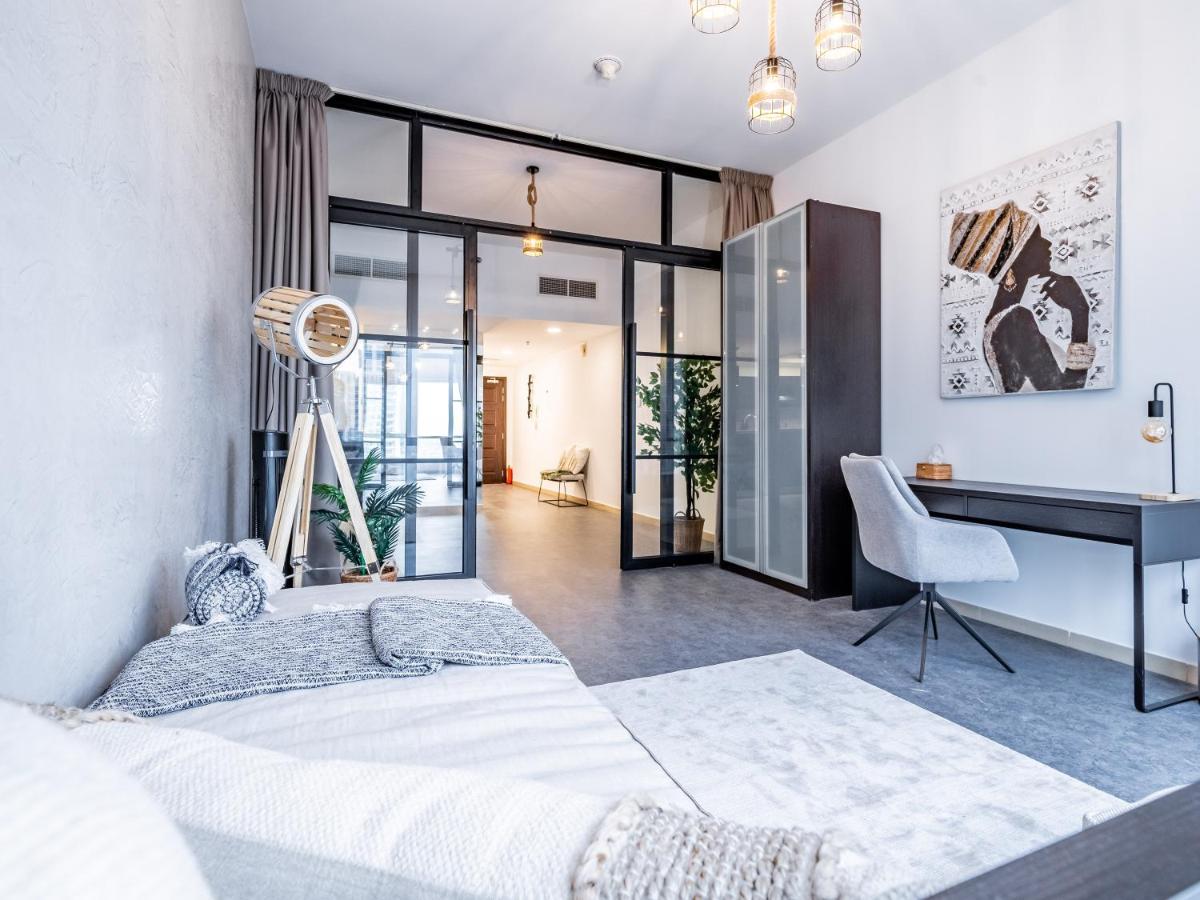 Apartment Lakeside Serenity Retreat With Soothing Views *