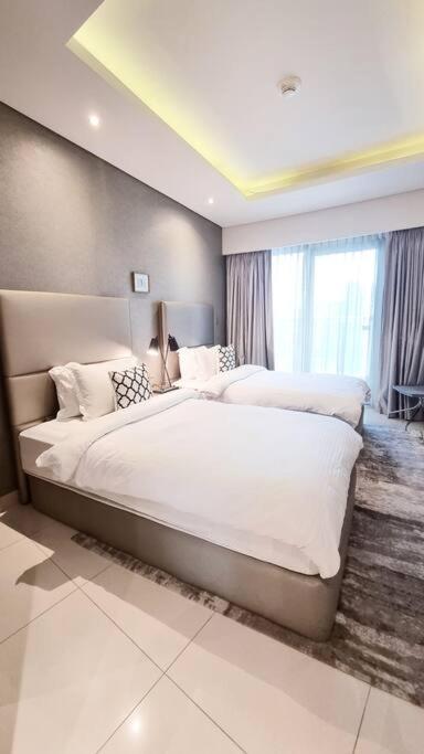 Luxury Paramount A21 Apartment *