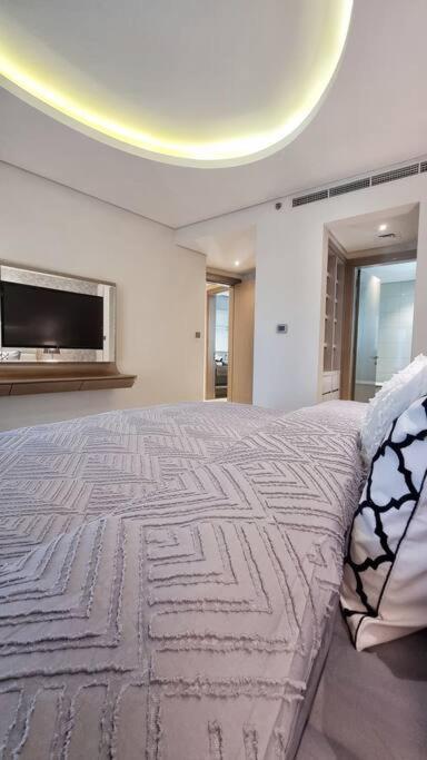 Luxury Paramount A21 * Dubai