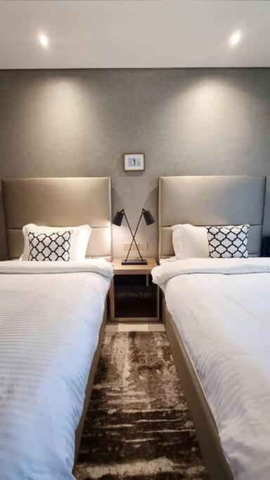 Luxury Paramount A21 Apartment *