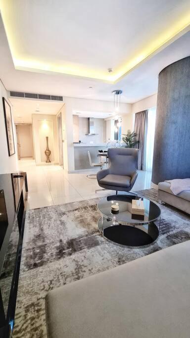 Luxury Paramount A21 Apartment