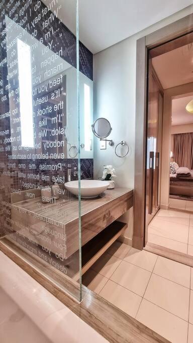 Apartment Luxury Paramount A21 *
