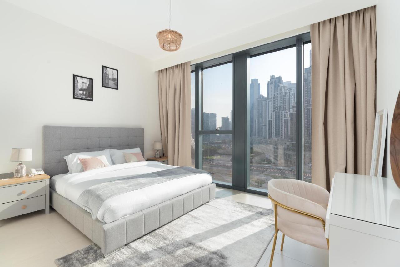 Apartment Downtown / Great Location / 2bdr / 2 Balconies / 10 Min Walk From Mall Dubai