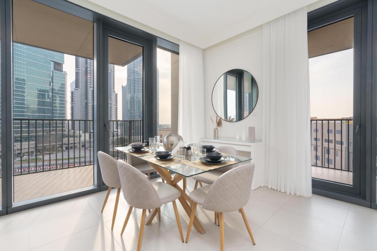 Apartment Downtown / Great Location / 2bdr / 2 Balconies / 10 Min Walk From Mall Dubai