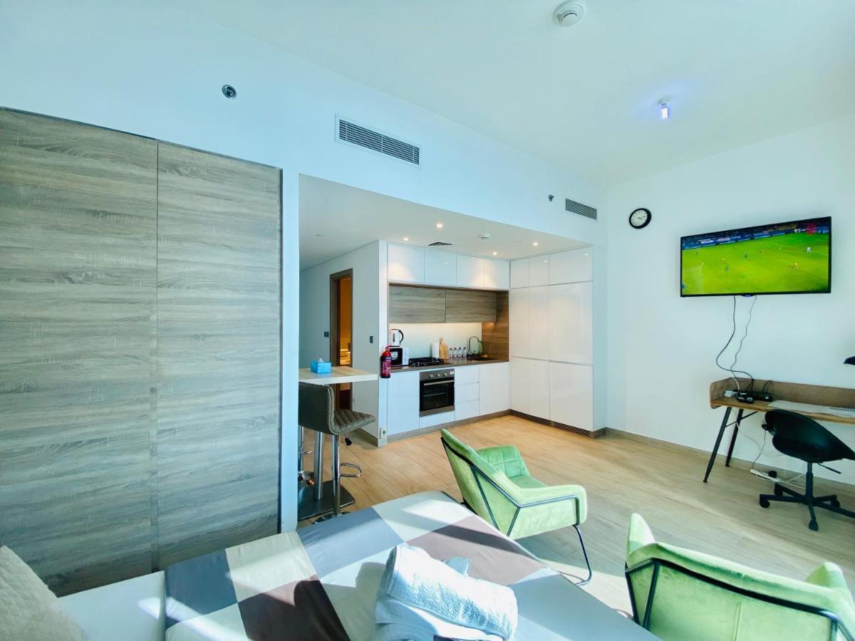 Beautiful Studio In Marina Apartment *