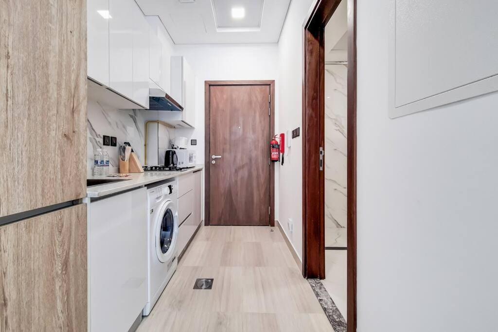 Stylish Brand New Studio In Pantheon Elysee 2 In The Heart Of Jvc *