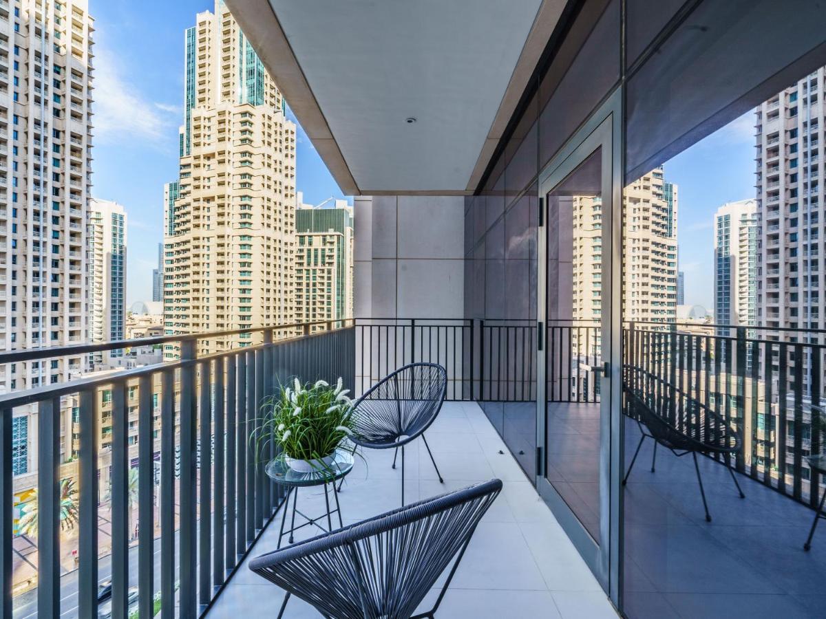 Classy 2br In Boulevard Crescent - Downtown Apartment Dubai