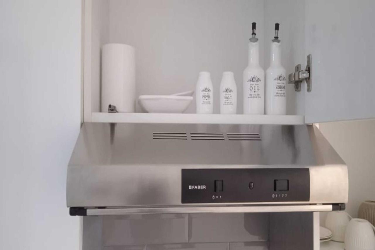 Oyo 990 Waves Tower Apartment *