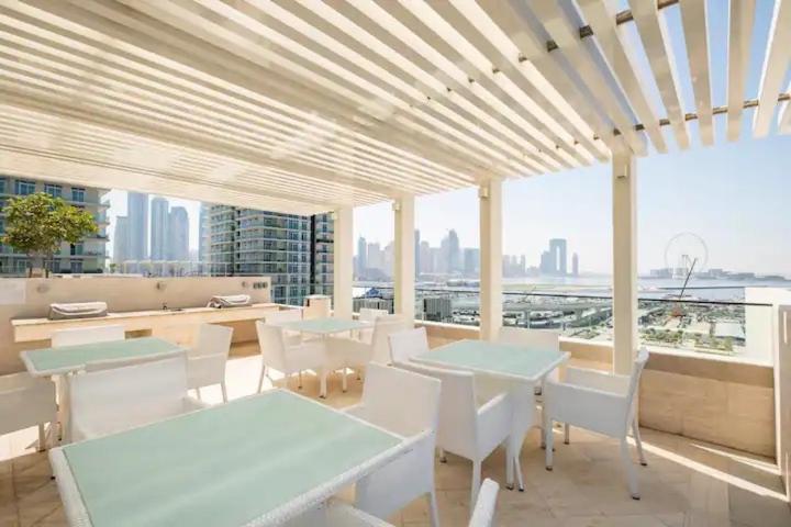 Luxurious Beachfront Apartment