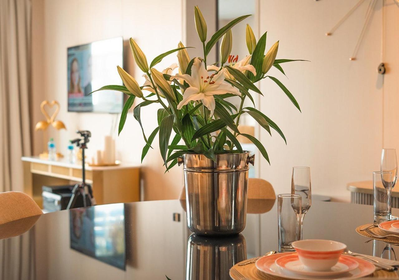 Luxury 2 Bedroom In The World Famous Apartment Dubai